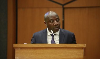 Ntabwo dushaka umwarimu ujya kugura isabune ngo atege moto.”Minisitiri w'intebe."