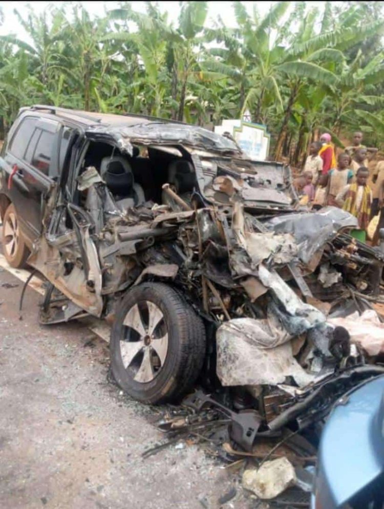 Kirehe: Abantu bane baguye mu mpanuka y'imodoka umwe arakomereka.