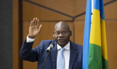 Perezida wa Sena Dr Iyamuremye Augustin amaze kwegura