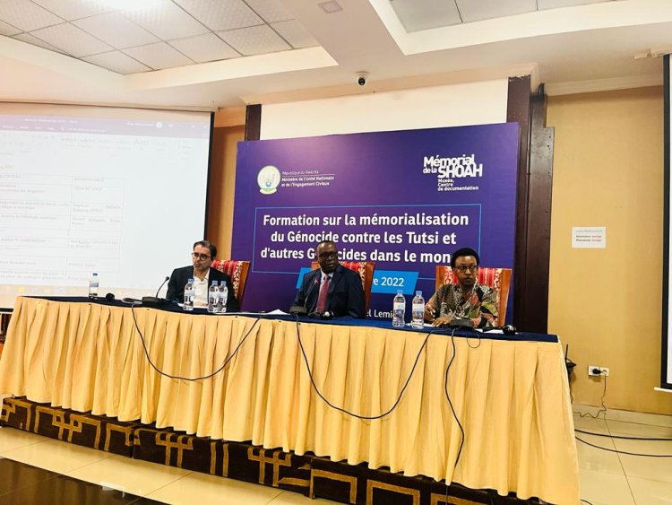 Jenocide yakorewe Abatutsi ndetse na Jenocide y'akorewe Ahayahudi bifite aho bihuriye"Minisitiri Bizimana"