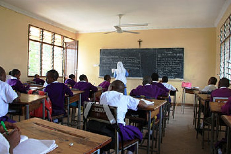 Leta igiye gusuzuma ikibazo cy'Amashuri yigisha ubutinganyi