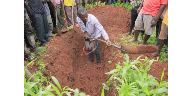 Umugabo yatawe muriyombi azira gutaburura umurambo w'umugore we ngo agurishe isambu