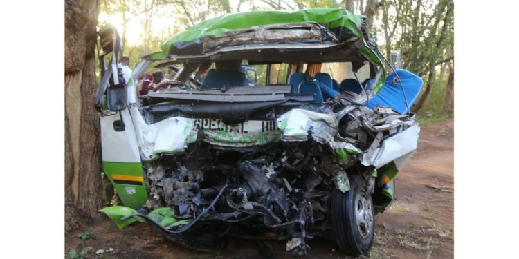 Inzego z'umutekano zirahiga bukware abantu basahuye ibyo kurya mu imodoka yakoze Impanuka bagiye gushyingura.