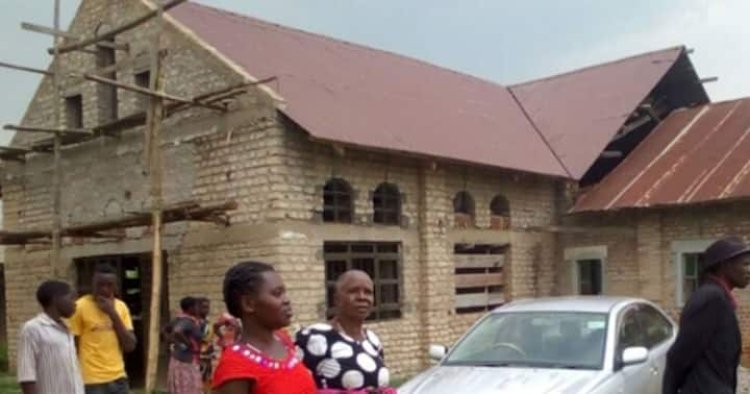 Batunguwe nogusanga umurambo w'umusore wiyahuriye mu kiriziya aje gusenga ku cyumweru