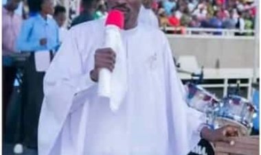 "Ntabwo bagukunda" Pasiteri yahanuriye umukuru w'igihugu