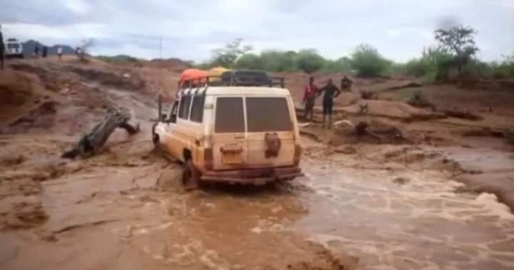 Umurwayi yamaze iminsi itatu munzira ari muri ambulance kubera umuhanda mubi