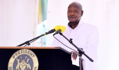Perezida Museveni aratunga agatoki Kenya gukwiza ibihuha ko arembye