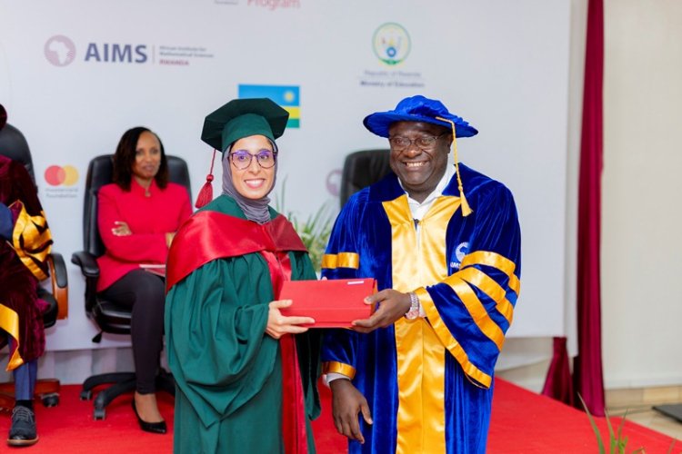 Mugire inzozi zagutse - Prof Blaise Tchapnda abwira 57 bashoje amasomo muri AIMS Rwanda