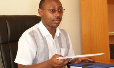 Bamwe mu bayobozi bitabiriye umuhango wo kwimika Umutware  w'Abakono batangiye kwegura