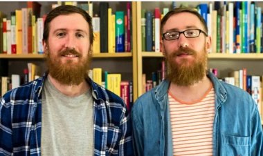 Impanga ebyiri zavumbuye ururimi rwihariye zikoresha