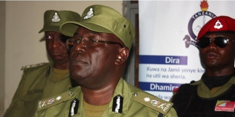 Yasabye rifiti mu Modoka y'abanyeshuri ahita ashimuta babiri