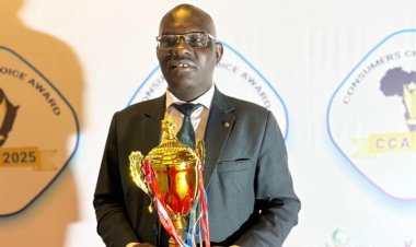 Richard Hategekimana ametunukiwa tuzo ya Mwandishi Bora wa Mwaka