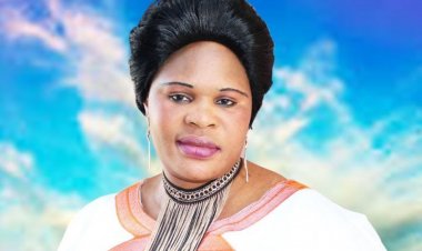 Umwami Zumaridi yatawe muriyombi azira kuvuga  ko  ari Imana