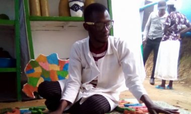 " Ndamutse mbonye ubushobozi nakwigisha abarimu bo mu gihugu hose uko izi mfashanyigisho zikorwa, Mwarimu Habumugisha"