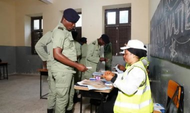 Zanzibar : Bazindukiye mu Matora